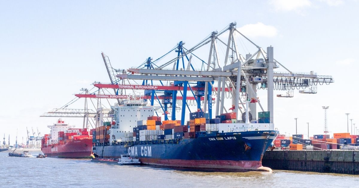 Aké sú príčiny preťaženia námorných prístavov?