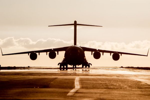 Ako funguje letecká nákladná preprava a kedy sa skutočne oplatí?