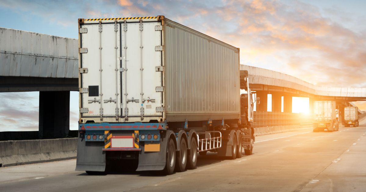 Kamiónová doprava: Aké sú jej výhody a nevýhody?